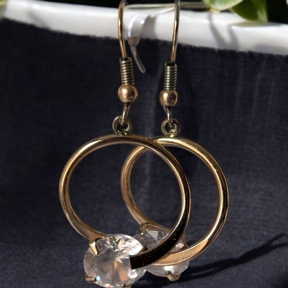 Fashion  Elegant Gold Hoop Earrings with Crystal Accents (EUC) - Picture 1 of 2